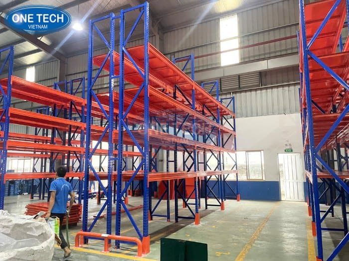 Kệ Double Deep cho kho hàng công nghiệp