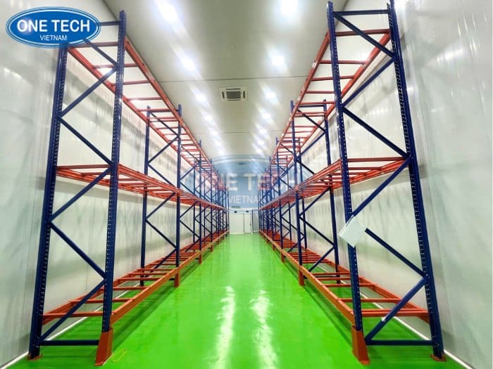 Kệ Selective chuyên dụng, mức tải tối đa 3000kg/tầng.