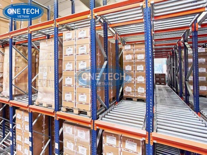 Kệ con lăn với các tầng kệ thiết kế con lăn trượt xuống