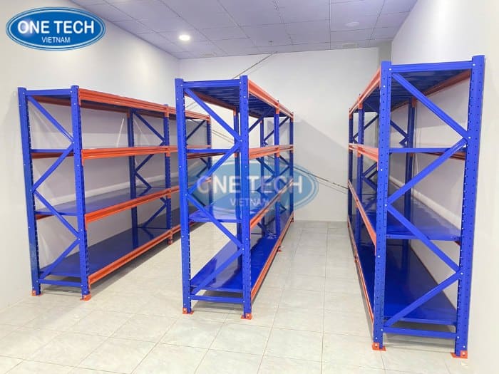 Kệ trung tải 200 – 300kg/tầng cho kho vừa và nhỏ