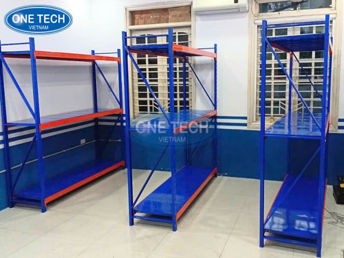 Kệ trung tải 200kg/tầng