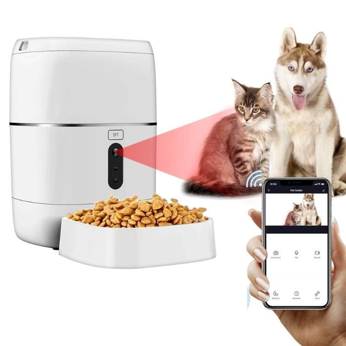 Máy cho ăn tự động kèm camera