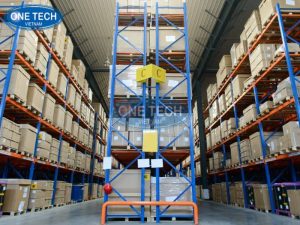 Các loại kệ trong kho hàng