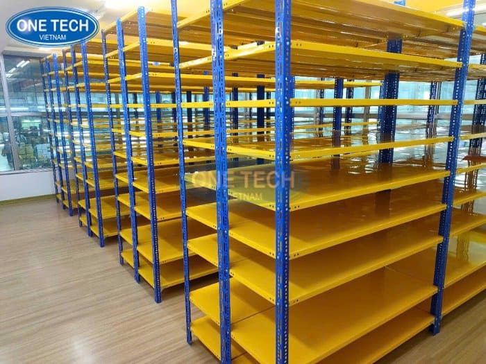 Kệ màu vàng nhiều tầng 