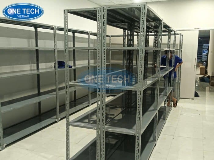 Kệ sắt v lỗ cho kho hàng vừa và nhỏ 