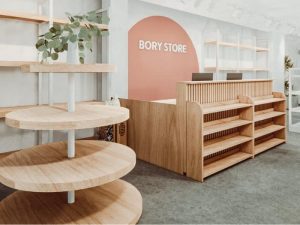 Mẫu quầy thu ngân shop mỹ phẩm đẹp