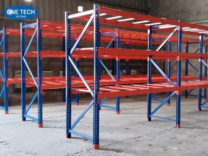 Kệ Selective đơn giản, dễ xuất nhập hàng