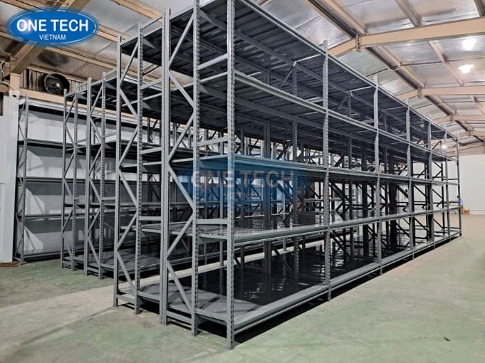 Kệ có tải trọng 700kg/tầng