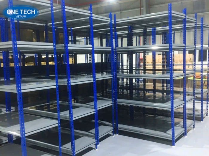 Khi nào nên dùng kệ sắt thanh lý 
