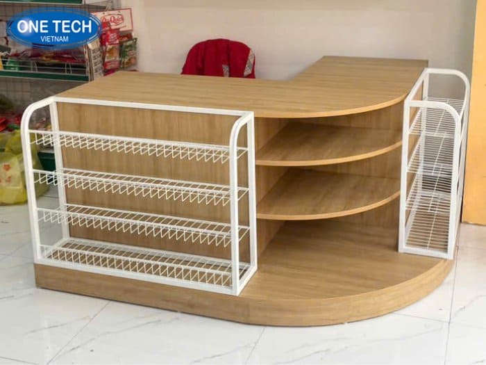 Bàn thu ngân gỗ kết hợp giỏ đựng