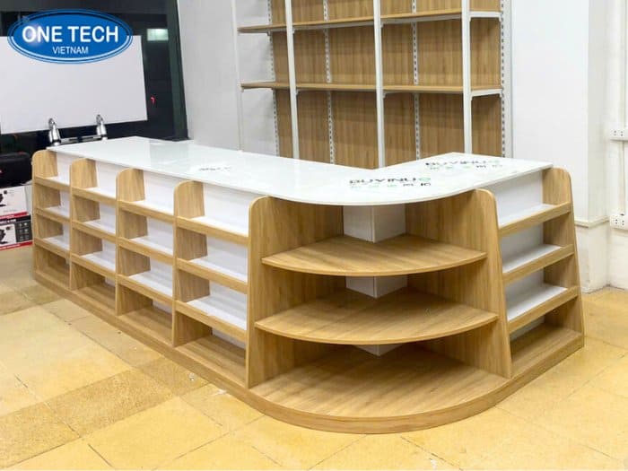 Bàn thu ngân gỗ hiện đại 