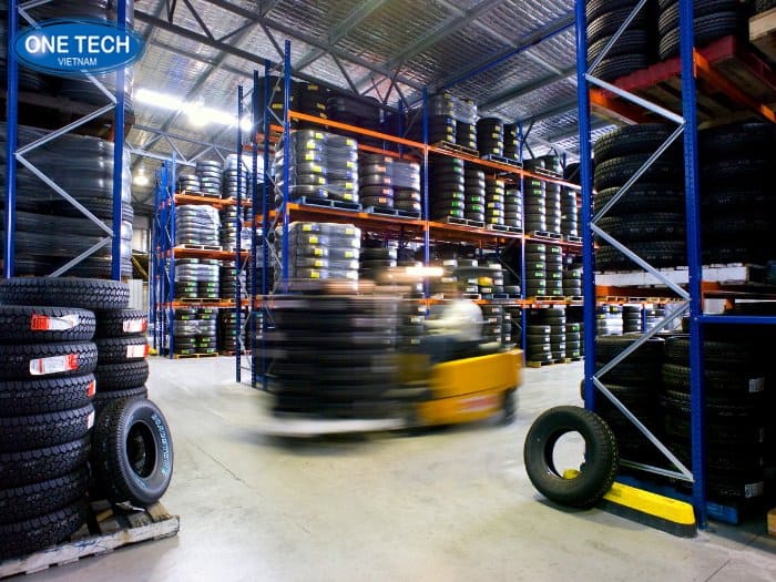 Kệ cho kho công nghiệp ô tô quản lý hàng hóa hiệu quả 