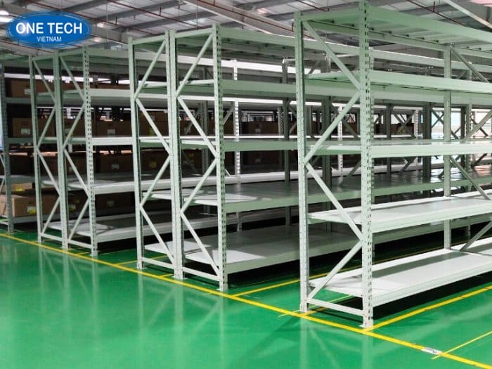 Kệ màu trắng nổi bật