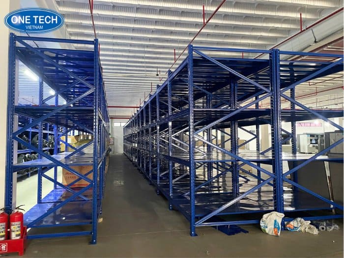 Kệ thiết kế mâm tầng rộng rãi