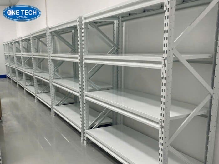 Kệ trung tải màu trắng