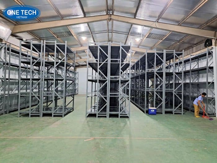 Kệ trung tải màu xám