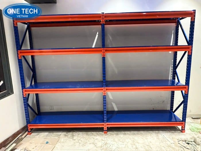 Kệ trung tải nối tiếp với thiết kế cứ 2 bộ liền kề
