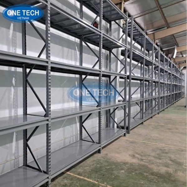 Kệ sát tường tiết kiệm không gian