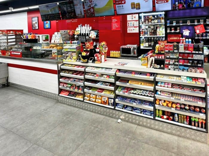Bàn thu ngân của Circle K thiết kế hiện đại