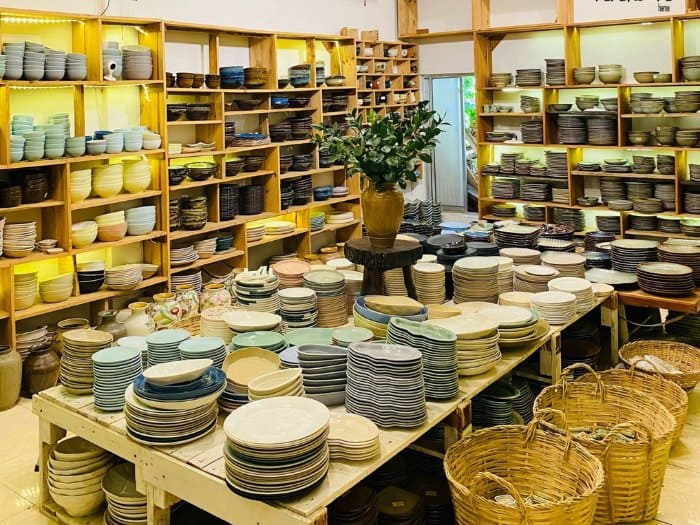 Chi phí thiết kế cửa hàng kinh doanh gốm sứ 