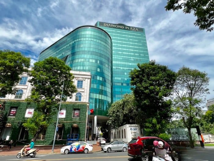 Diamond Plaza - Trung tâm thương mại Quận 1 lớn và cao cấp