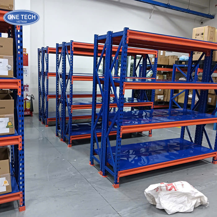 Kệ trung tải 200 - 300kg lưu trữ kho vừa và nhỏ