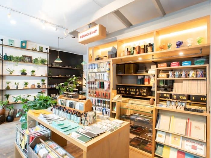 Mẫu thiết kế của hàng sách 02