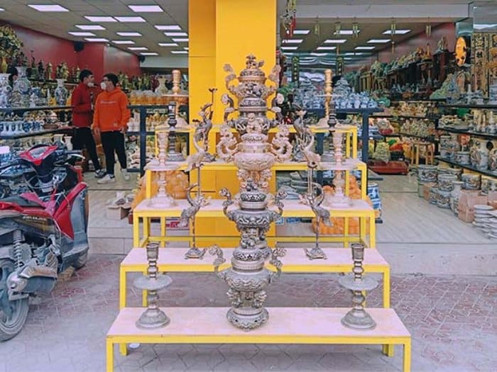 Kệ sắt bậc thang để đồ phong thủy 