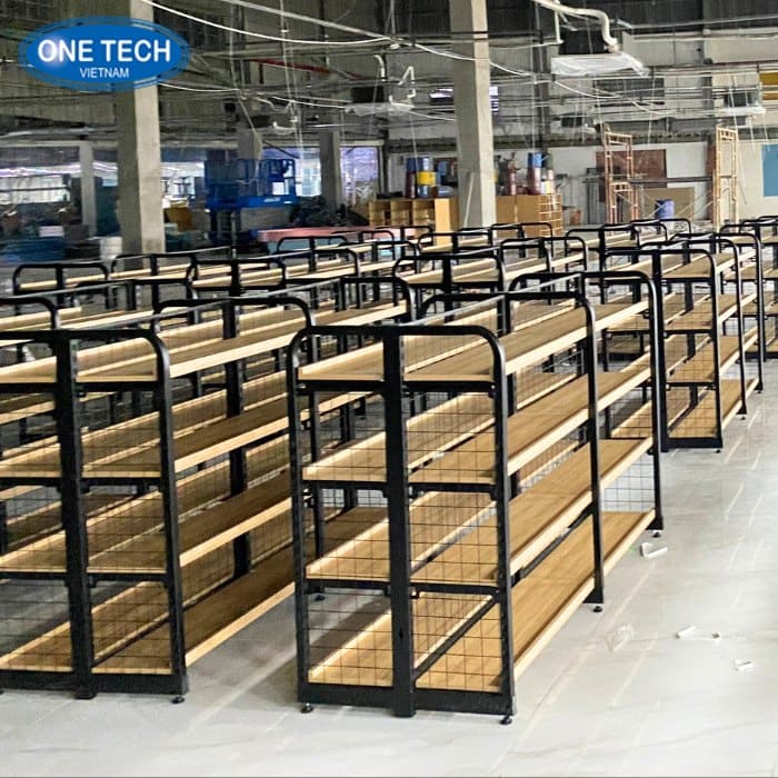 Mẫu kệ sắt kết hợp gỗ giữa nhà 01