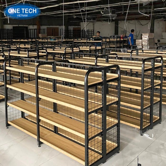 Mẫu kệ sắt kết hợp gỗ giữa nhà 02