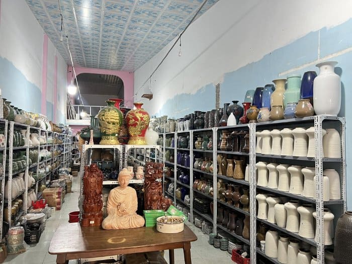 Mẫu thiết kế cửa hàng bán đồ gốm 13