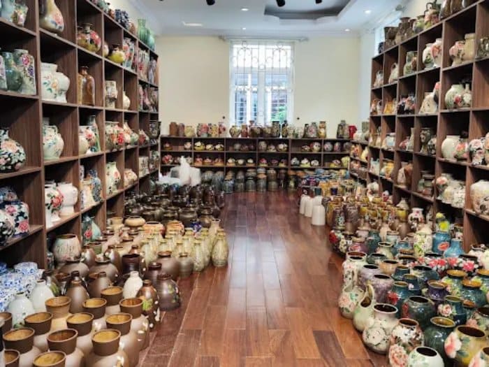 Mẫu thiết kế cửa hàng bán đồ gốm 15