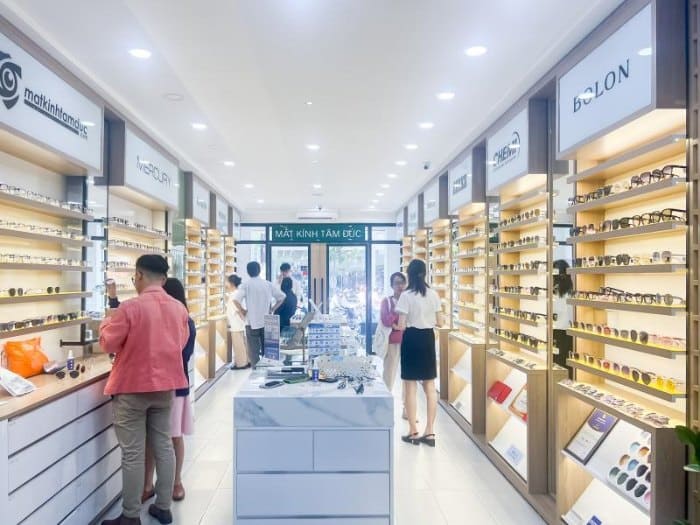 Mẫu thiết kế cho cửa hàng kính mắt 10