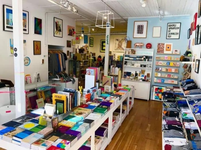 Mẫu thiết kế cửa hàng văn phòng phẩm 10