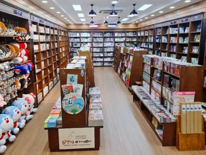 Mẫu thiết kế cửa hàng văn phòng 13