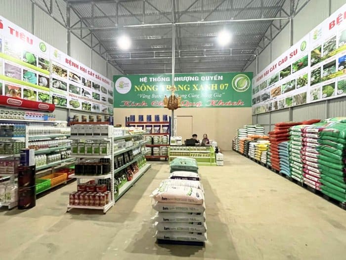 Mẫu thiết kế cửa hàng bán vật tư nông nghiệp 17
