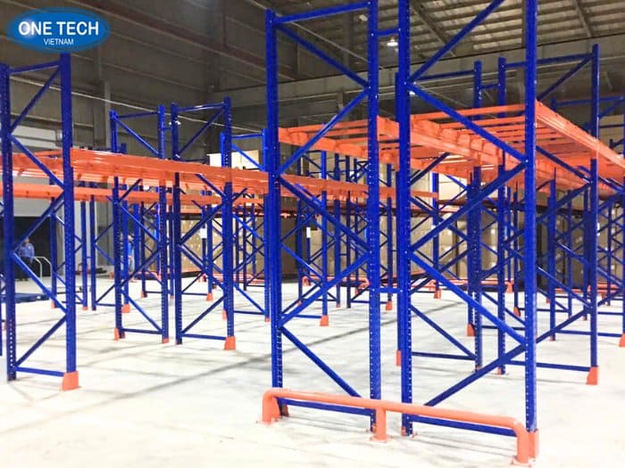 Kệ Double Deep giảm lối đi cho kho có diện tích hạn chế