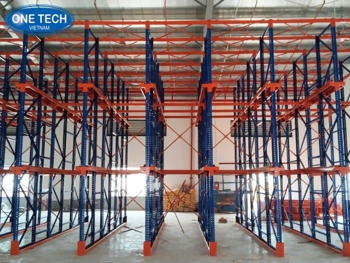 Kệ Drive In cho phép lưu trữ sâu nhiều pallet liên tục