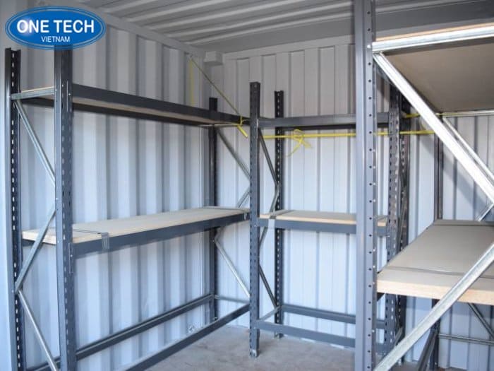 Kệ kho trong container trung tải tải tối đa 200 kg/tầng