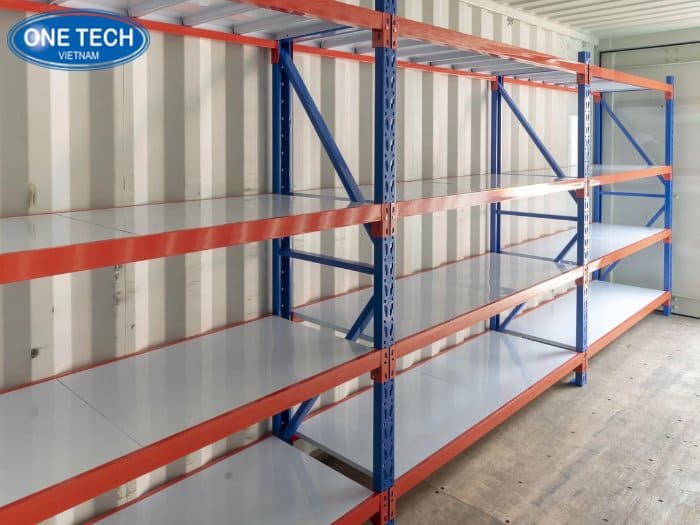 Kệ kho trung tải tải trọng tối đa 300 kg/tầng