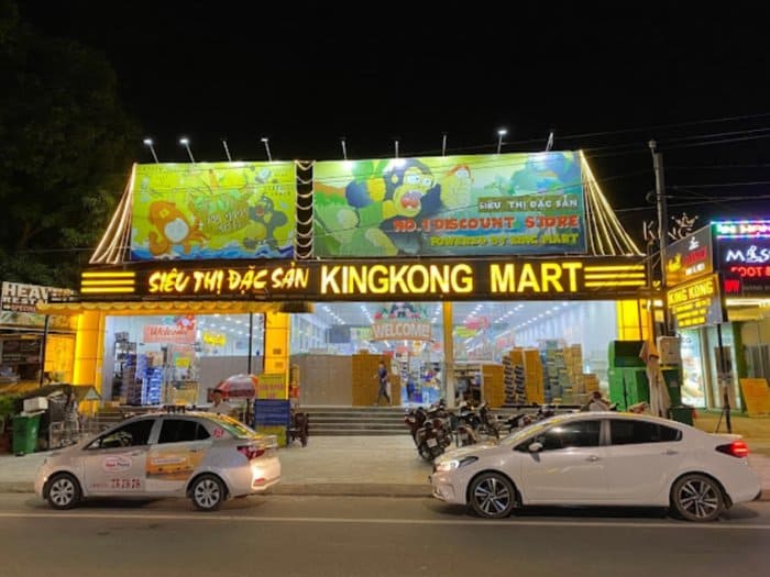 Kingkong Mega Shopping Central chuyên hàng quà tặng cho khách du lịch