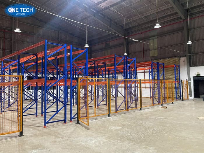 One Tech Group cung cấp kệ kho hàng tại Ninh Bình