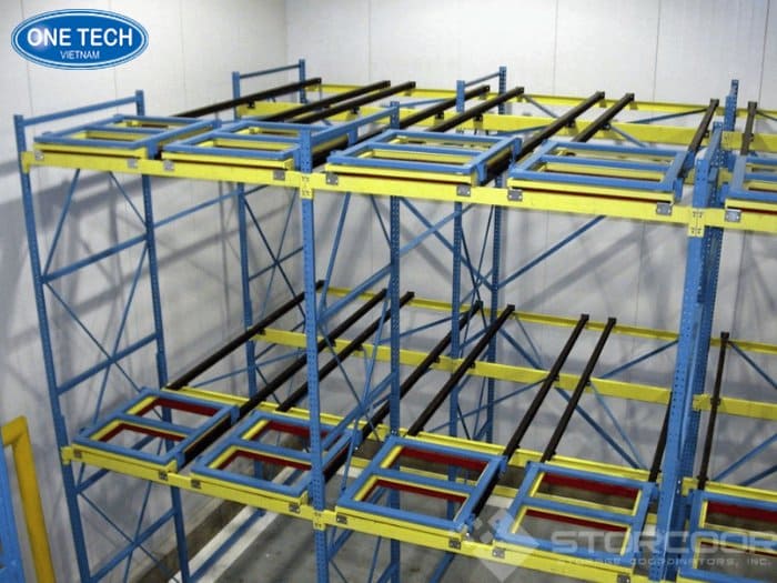 Kệ Push Back cho kho công nghiệp