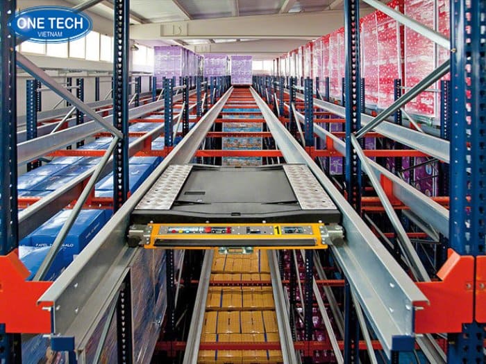 Kệ Radio Shuttle cho kho công nghiệp