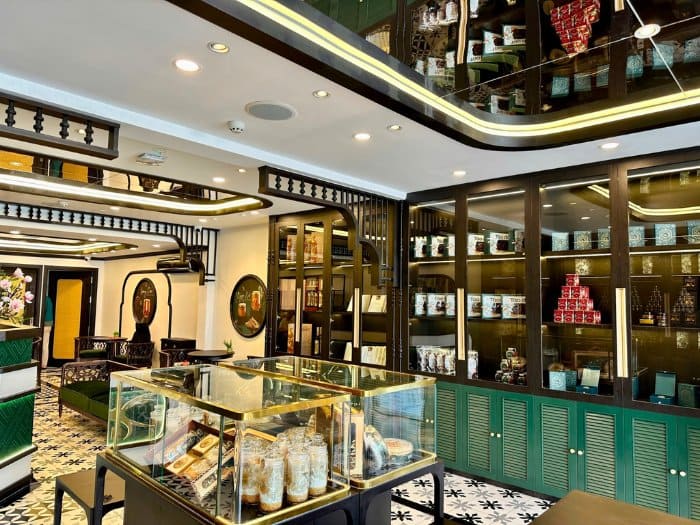 Mẫu thiết kế cửa hàng bán yến sào 08