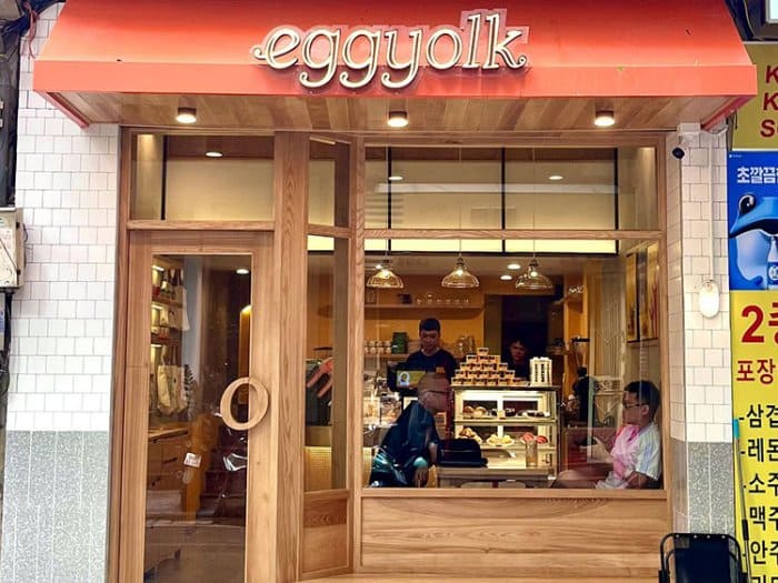 Cải tạo phần thô cho cửa hàng bánh ngọt