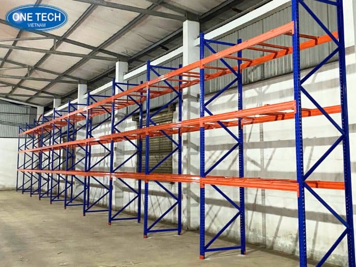 Kệ Selective 3 tầng dùng cho kho hàng vừa