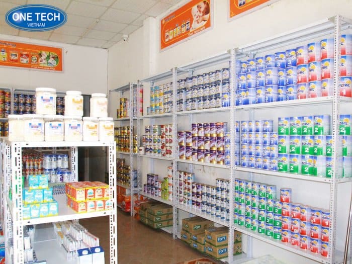 Kệ chữ V bằng sắt giá rẻ cho shop đồ sơ sinh