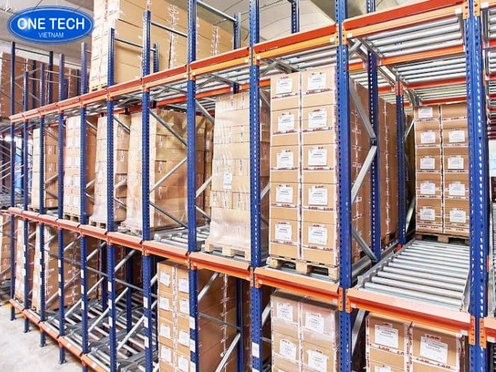 Kệ con lăn cho kho công nghiệp tại Bắc Giang 