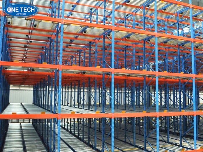 Kệ con lăn hỗ trợ quá trình xuất nhập nhanh chóng